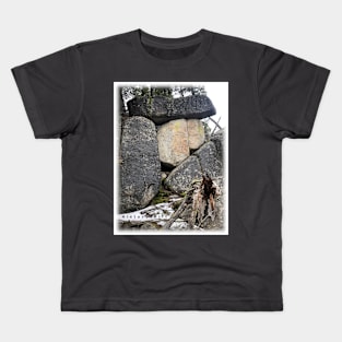 Wonderfull Rock Structure showing multiple colors! Kids T-Shirt